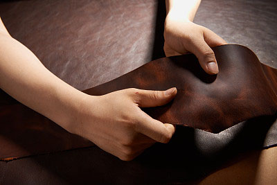 當皮革變濕時該怎么辦:3個關鍵步驟